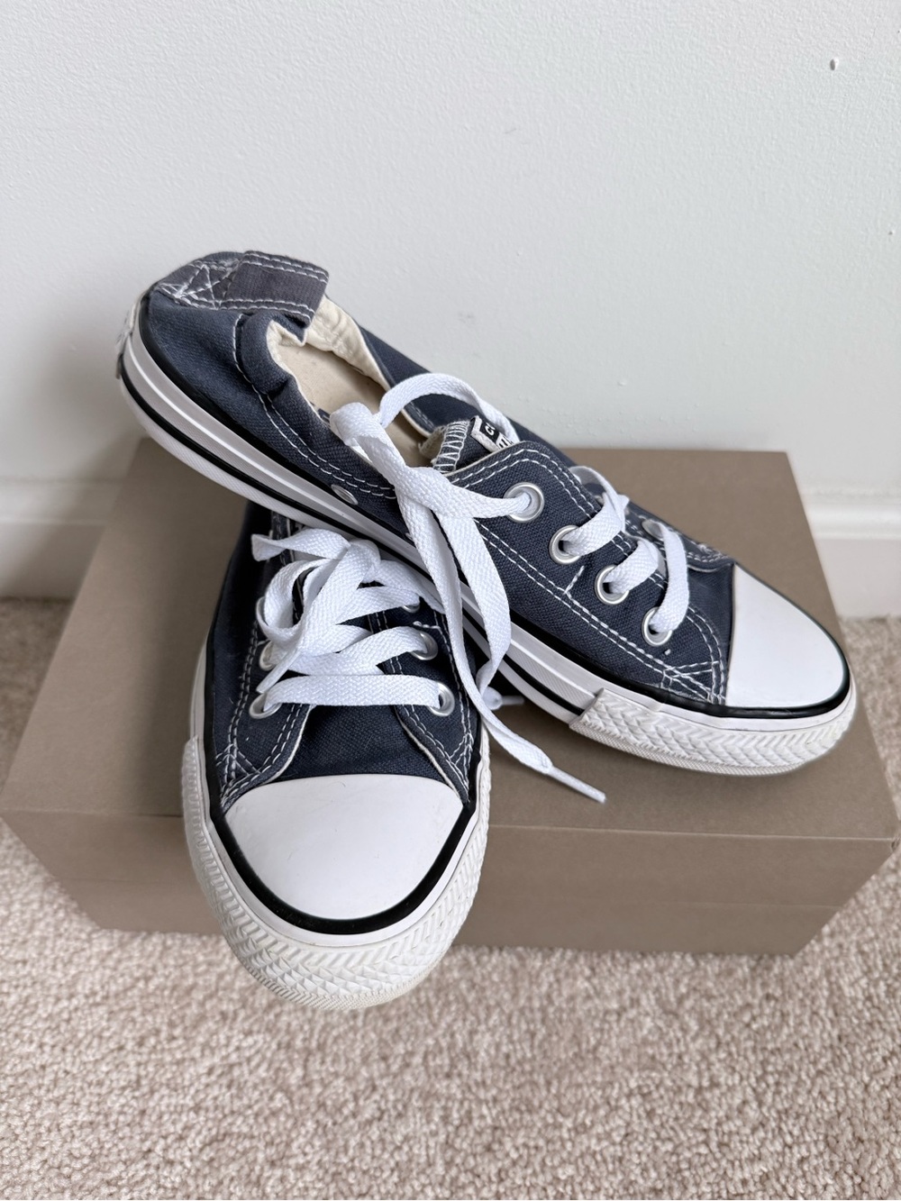 Converse Chuck Taylor Shoreline Slip-Ons Sneakers in Navy Blue